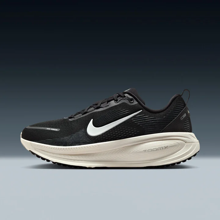 Nike Men's Vomero 18 Road Running Shoes (Extra Wide) in Black | IF0514-002