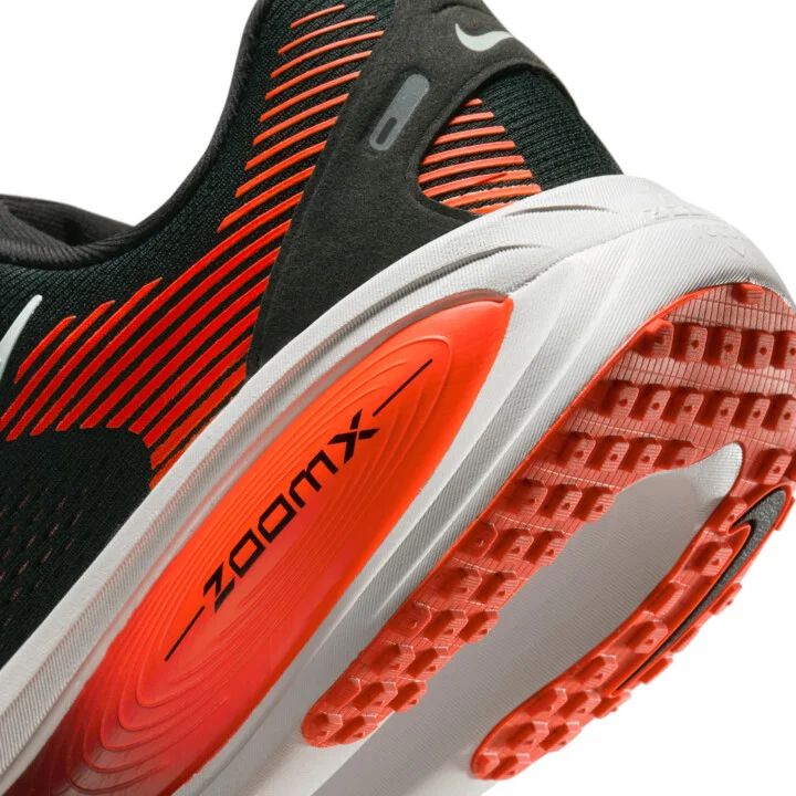 Nike Men's Vomero 18 Road Running Shoes (Extra Wide) in Black | IF0514-003 - Image 8
