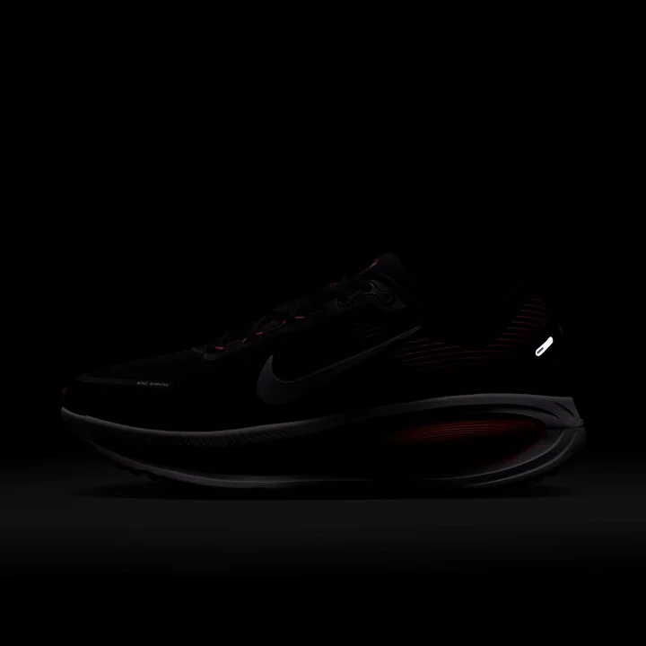 Nike Men's Vomero 18 Road Running Shoes in Black | HM6803-008 - Image 9