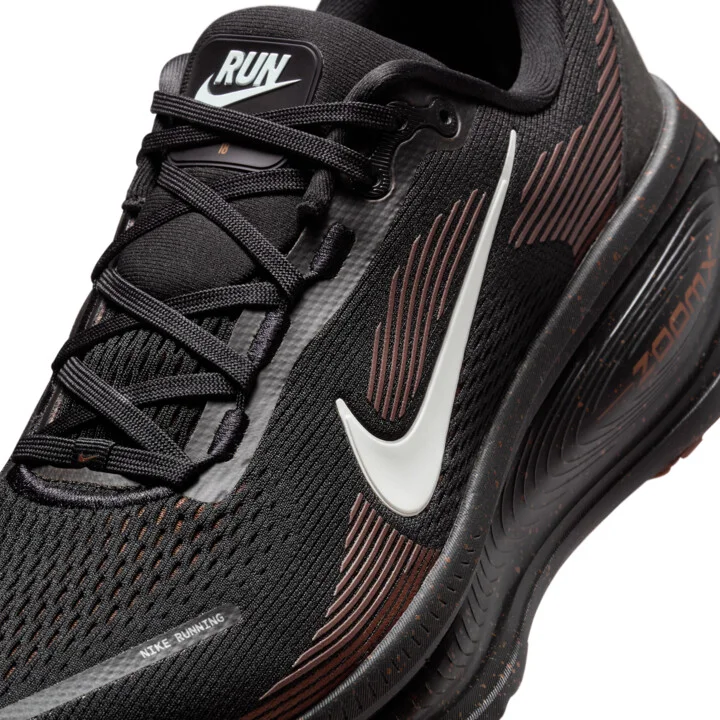 Nike Men's Vomero 18 Road Running Shoes in Black | IH4454-001 - Image 7