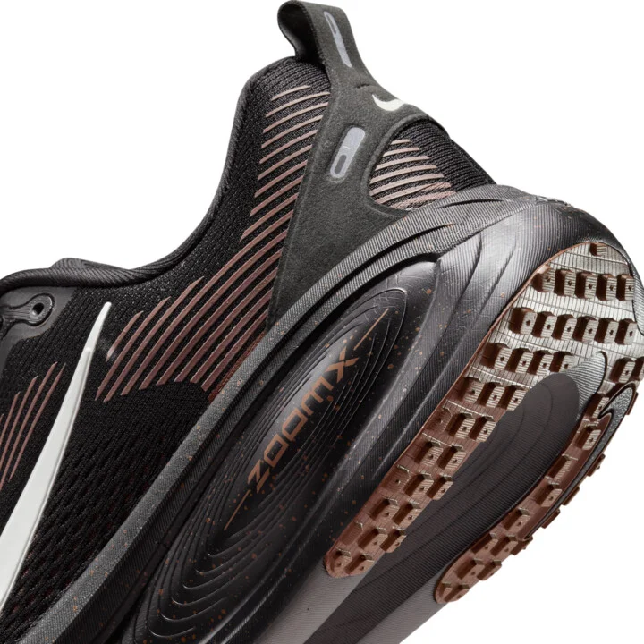 Nike Men's Vomero 18 Road Running Shoes in Black | IH4454-001 - Image 8