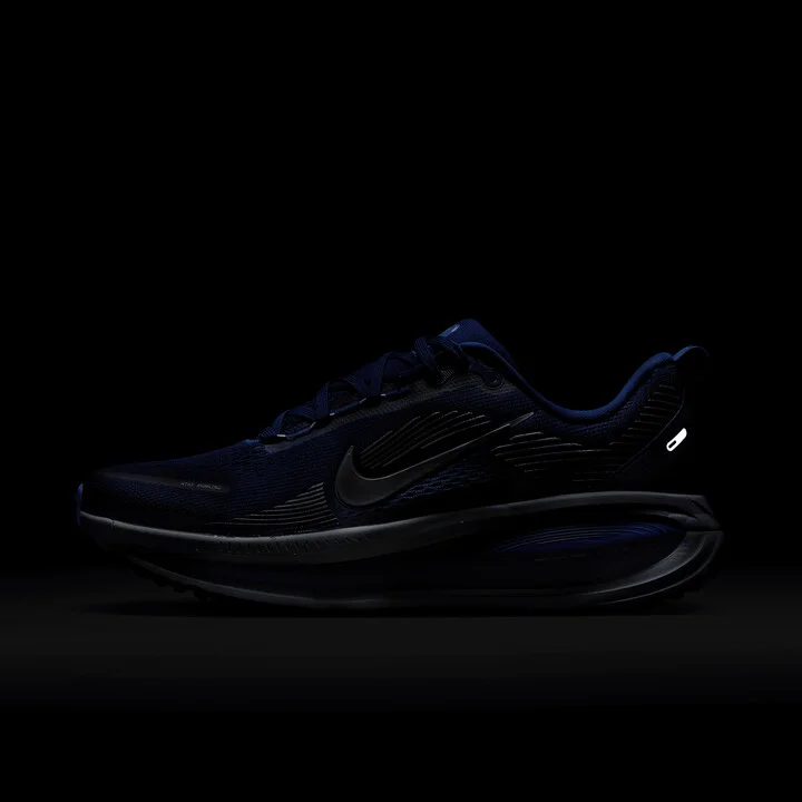 Nike Men's Vomero 18 Road Running Shoes in Blue | HM6803-401 - Image 10