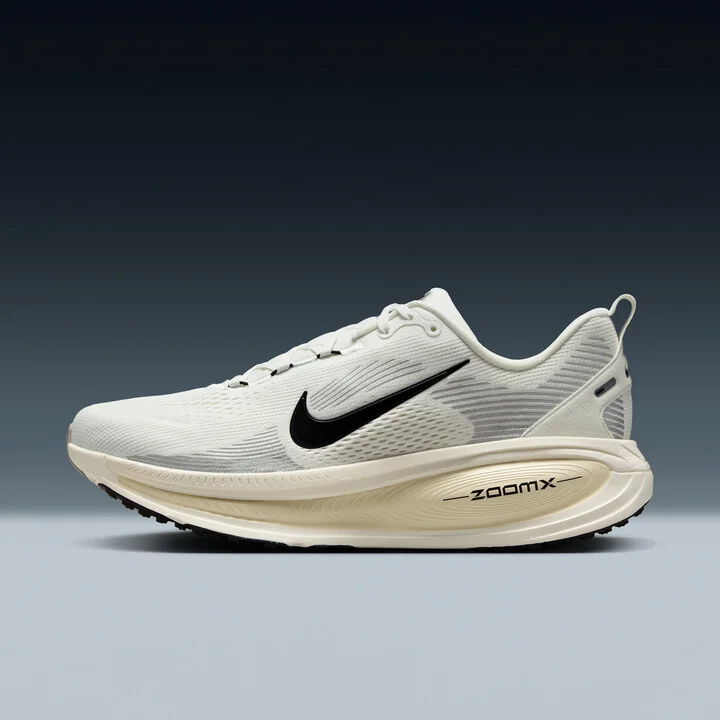 Nike Men's Vomero 18 Road Running Shoes in White | HM6803-101