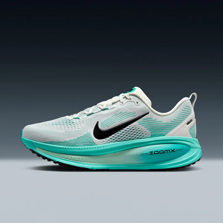 Nike Men's Vomero 18 Road Running Shoes in White | HM6803-103