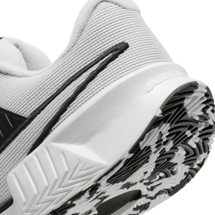 Nike Men's Zoom Challenge Pickleball Shoes in White | FQ4154-100 - Image 8