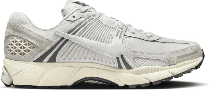 Nike Men's Zoom Vomero 5 SE Shoes in Grey | HF0731-007 - Image 3