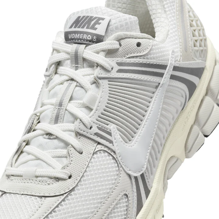 Nike Men's Zoom Vomero 5 SE Shoes in Grey | HF0731-007 - Image 7