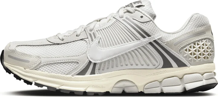 Nike Men's Zoom Vomero 5 SE Shoes in Grey | HF0731-007