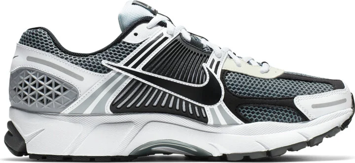 Nike Men's Zoom Vomero 5 SE SP Shoes in Grey | CI1694-001 - Image 3