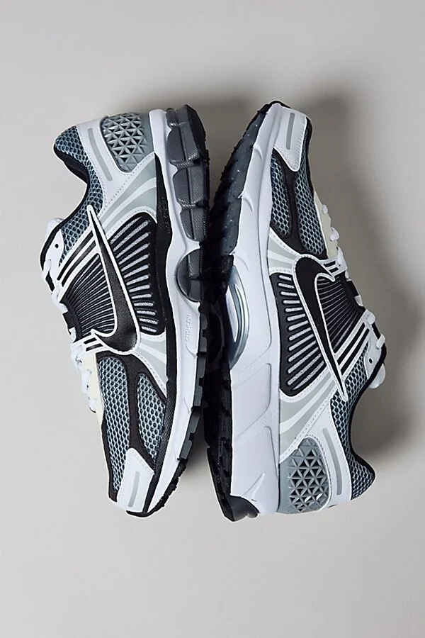 Dark Grey/White/Sail