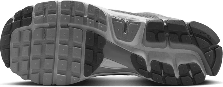 Nike Men's Zoom Vomero 5 Shoes in Grey | FJ4151-003 - Image 2