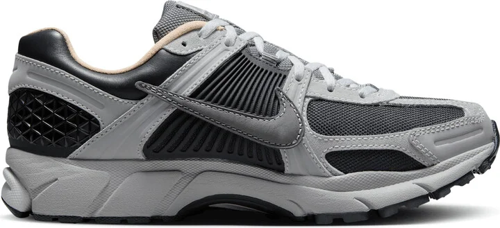 Nike Men's Zoom Vomero 5 Shoes in Grey | HV5982-001 - Image 3