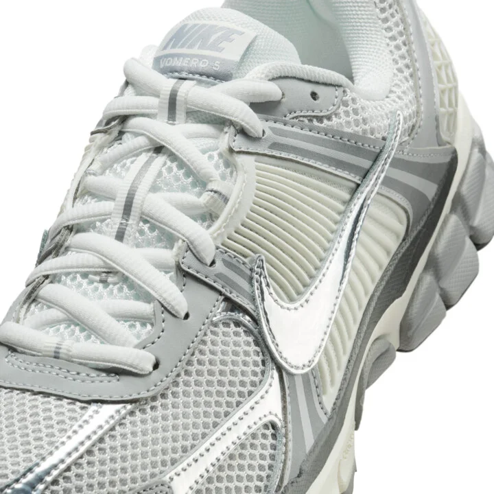 Nike Men's Zoom Vomero 5 Shoes in White | IM2219-121 - Image 7