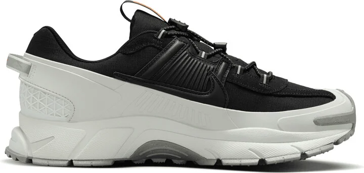 Nike Men's Zoom Vomero Roam Winterized Shoes in Black | FV2295-001 - Image 3