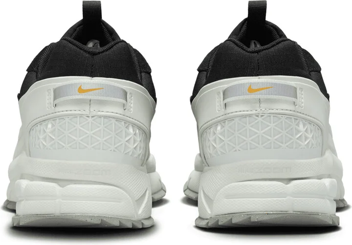Nike Men's Zoom Vomero Roam Winterized Shoes in Black | FV2295-001 - Image 6