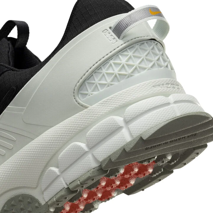 Nike Men's Zoom Vomero Roam Winterized Shoes in Black | FV2295-001 - Image 8