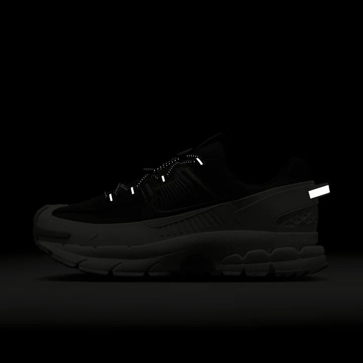 Nike Men's Zoom Vomero Roam Winterized Shoes in Black | FV2295-001 - Image 9