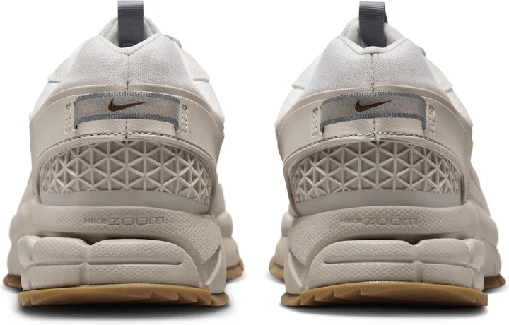 Nike Men's Zoom Vomero Roam Winterized Shoes in Grey | HV4294-009 - Image 6