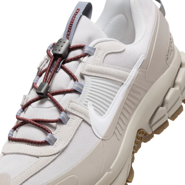 Nike Men's Zoom Vomero Roam Winterized Shoes in Grey | HV4294-009 - Image 7