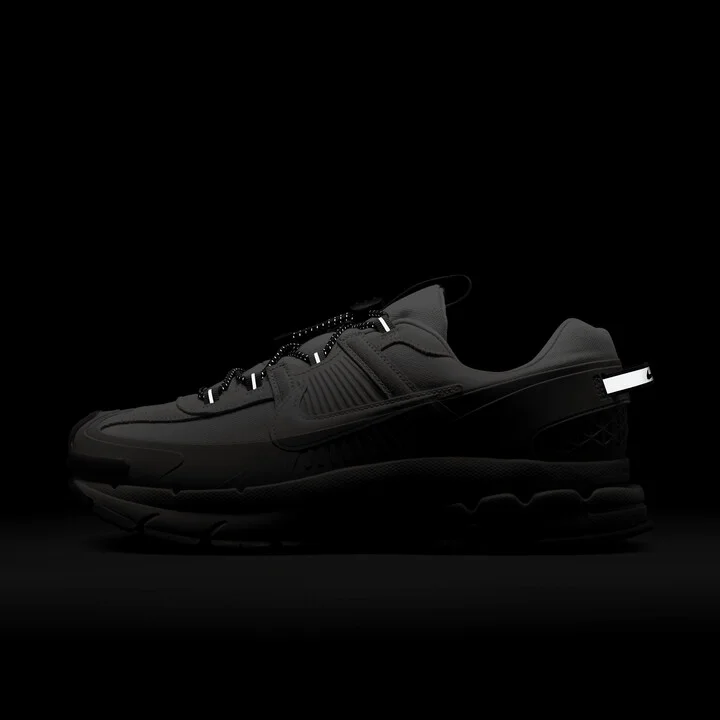 Nike Men's Zoom Vomero Roam Winterized Shoes in Grey | HV4294-009 - Image 9