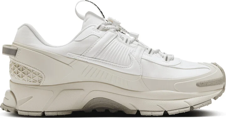 Nike Men's Zoom Vomero Roam Winterized Shoes in White | HV5951-100 - Image 3
