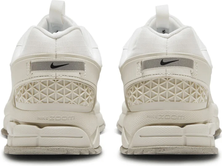 Nike Men's Zoom Vomero Roam Winterized Shoes in White | HV5951-100 - Image 6
