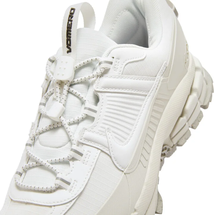 Nike Men's Zoom Vomero Roam Winterized Shoes in White | HV5951-100 - Image 7