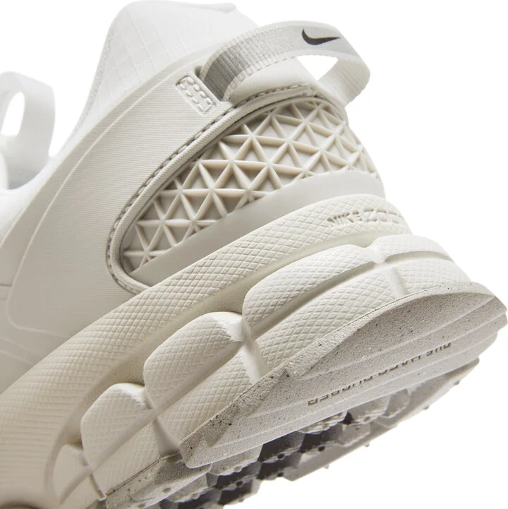 Nike Men's Zoom Vomero Roam Winterized Shoes in White | HV5951-100 - Image 8