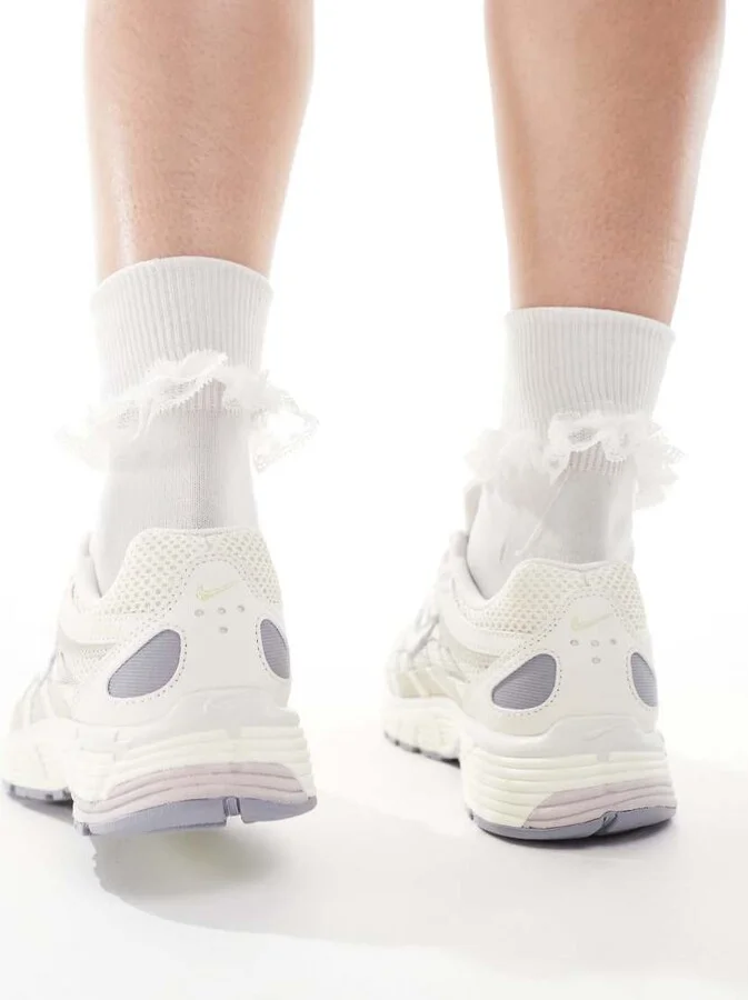 Nike P-6000 sneakers in off white and gray - Image 3