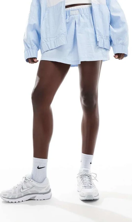 Nike P-6000 sneakers in white and silver - Image 3