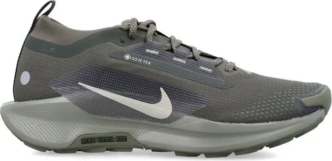 Nike Pegasus Trail 5 Gore-Tex Sneakers