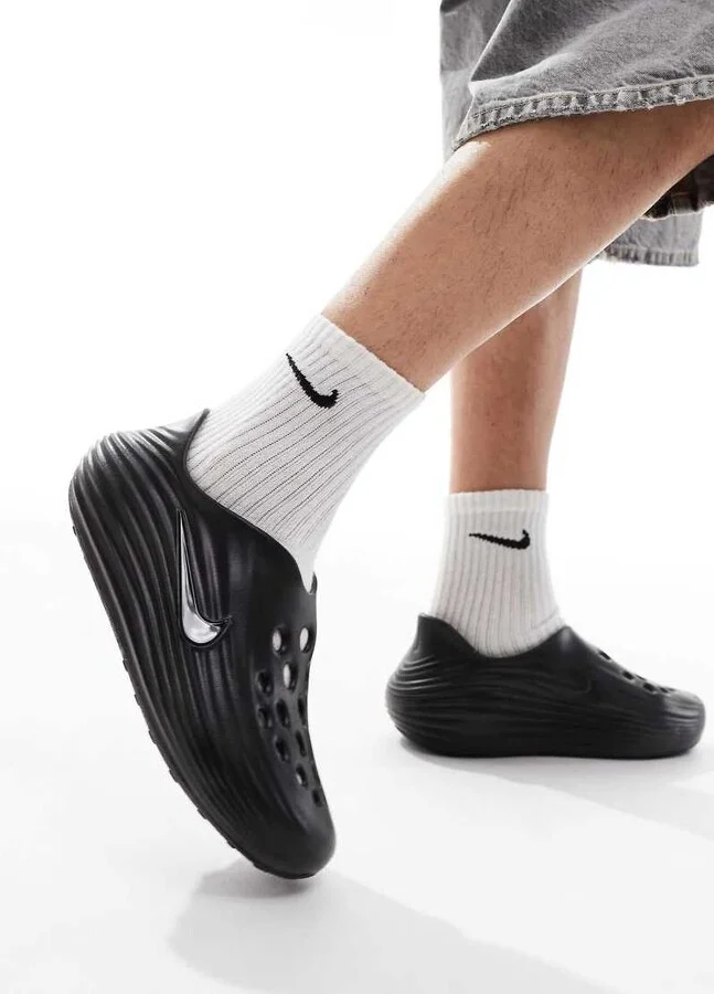 Nike ReactX Rejuven8 clogs in black - Image 4