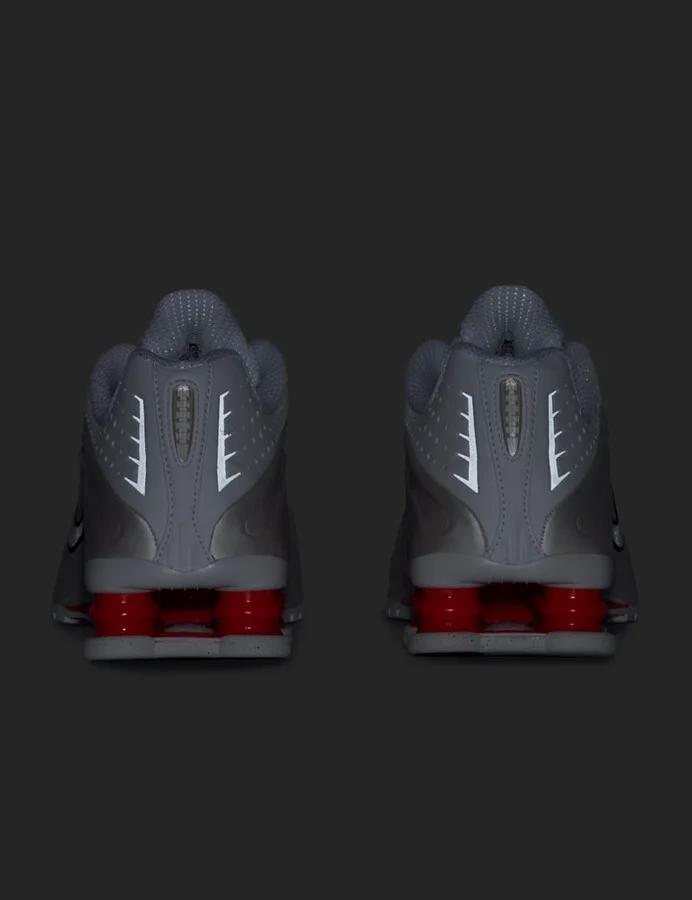 Nike Shox R4 - Image 5