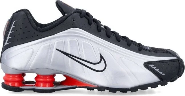 Nike Shox R4 Low-Top Sneakers