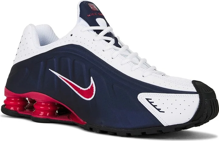 Nike Shox R4 Sneaker in Black - Image 2