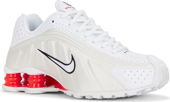 Nike Shox R4 Sneaker in White - Image 2