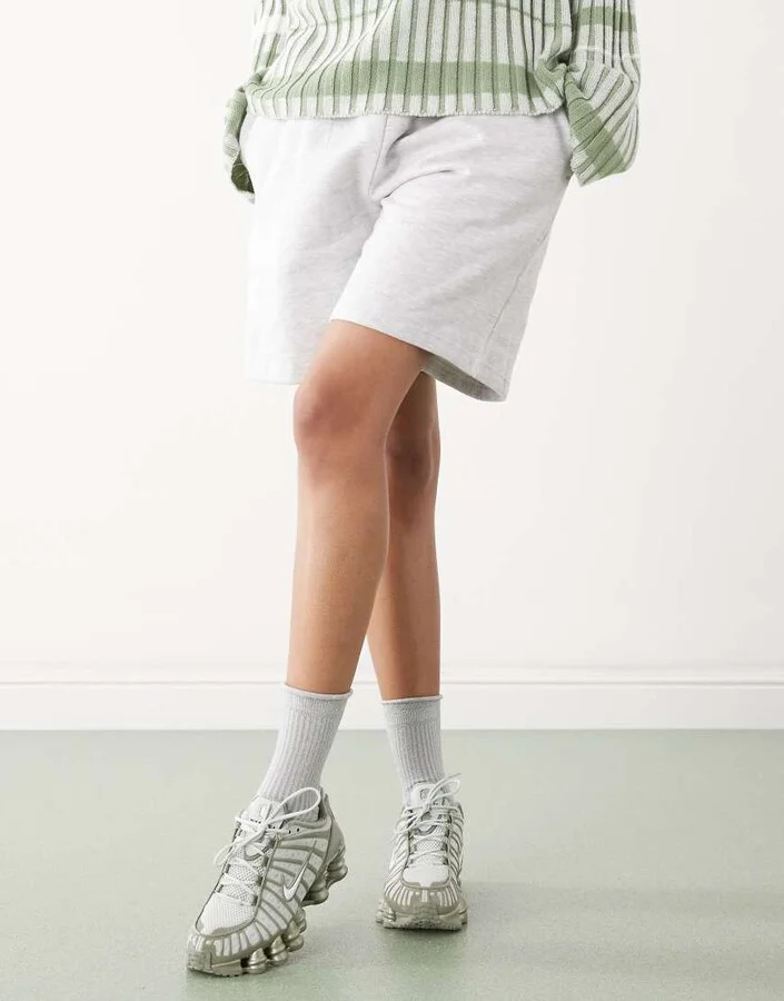 Nike Shox TL sneakers in light green - Image 3