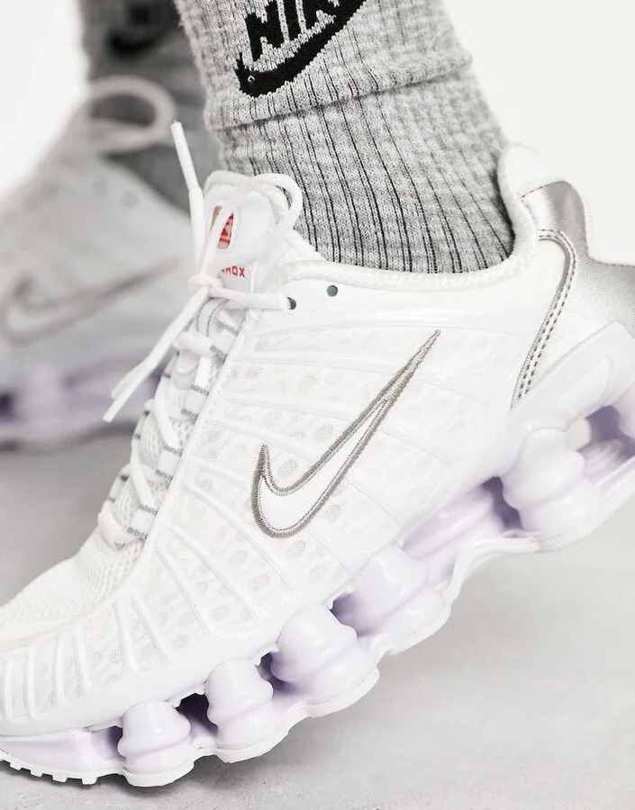 Nike Shox TL sneakers in white - Image 4