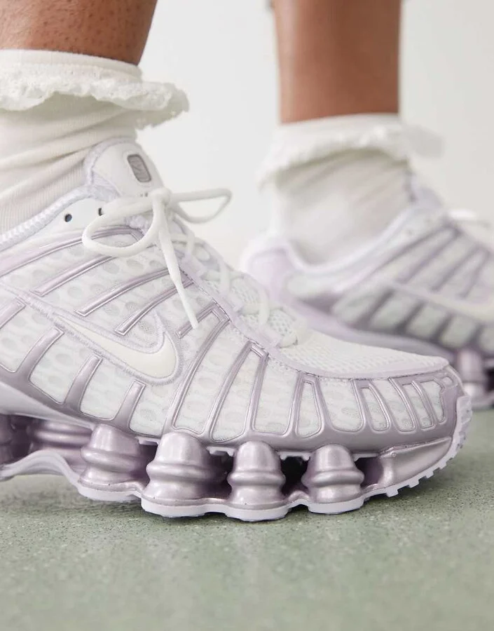 Nike Shox TL sneakers in white and purple - Image 4