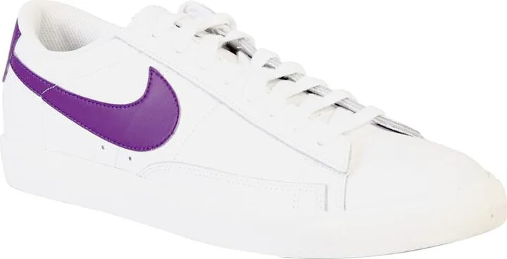 Nike Sneakers - Image 2
