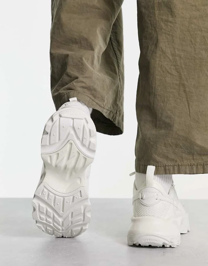 Nike TC 7900 sneakers in white - Image 2
