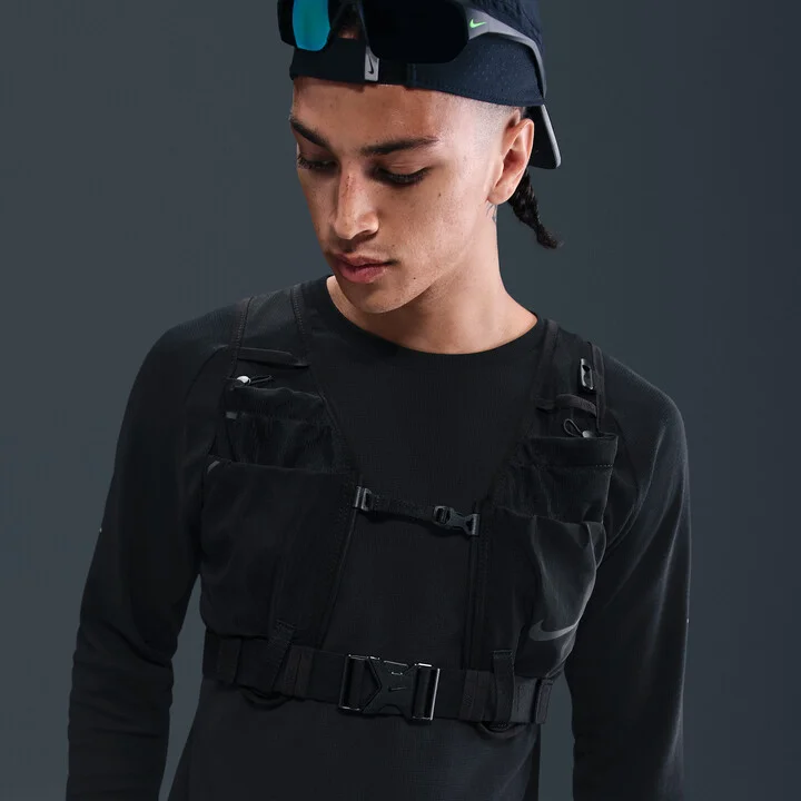 Nike Unisex Transform Packable Running Vest in Black | N1002042-013 - Image 3