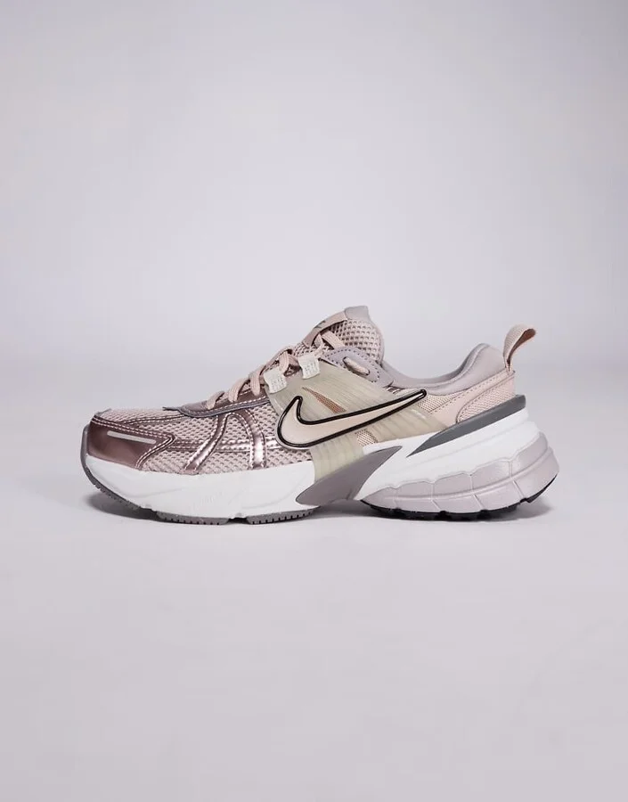 Nike V2K Run sneakers in beige - Image 2