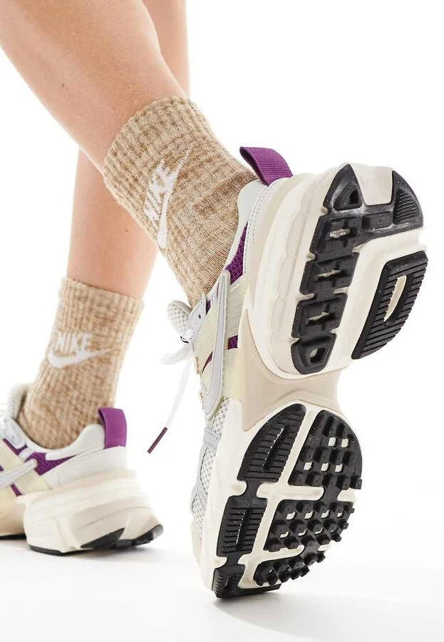 Nike V2K Run sneakers in beige and silver - Image 2