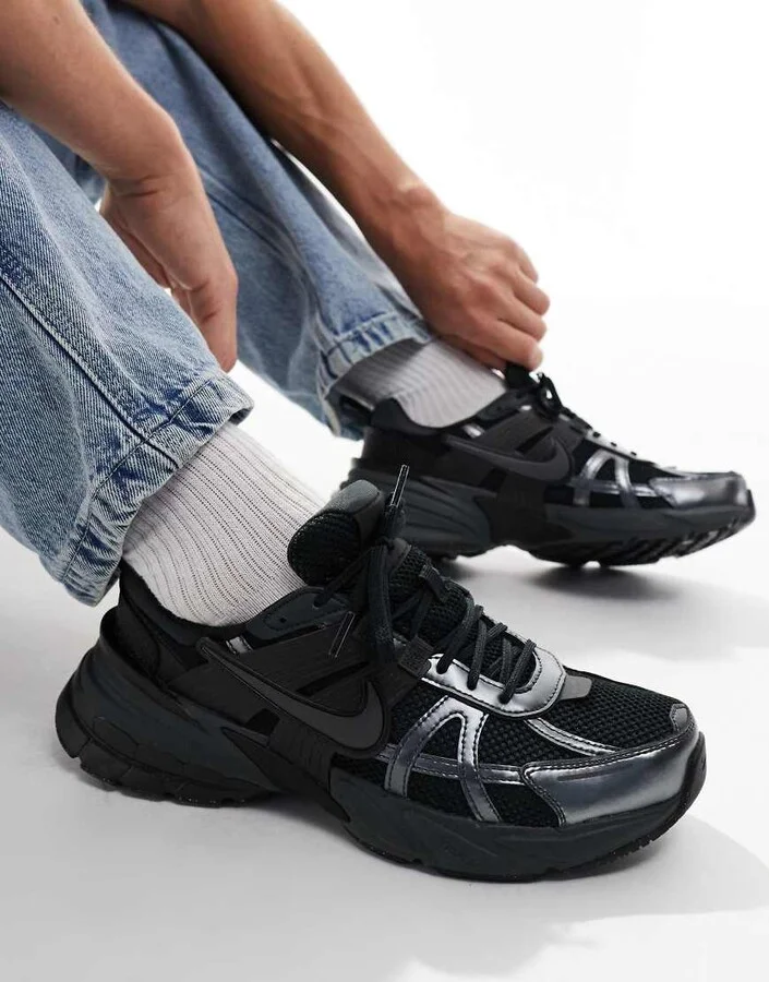 Nike V2K Run sneakers in black and gray - Image 3