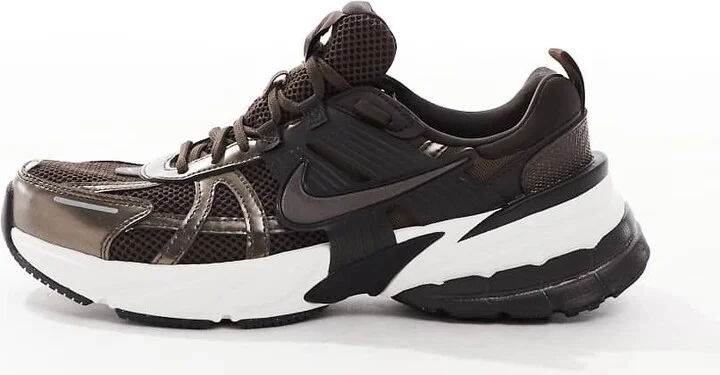 Nike V2K Run sneakers in brown - Image 2