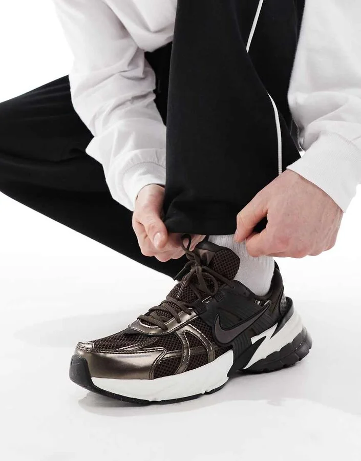 Nike V2K Run sneakers in brown