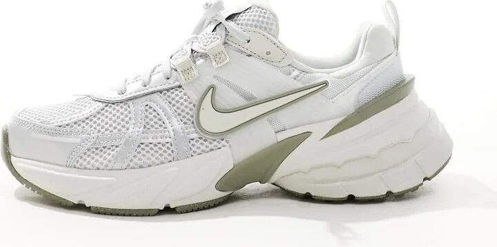 Nike V2K Run sneakers in gray and white - Image 3