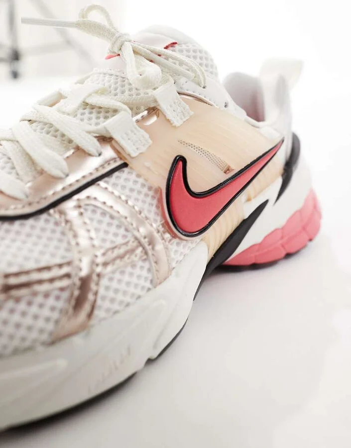 Nike V2K Run sneakers in pink and silver - Image 4