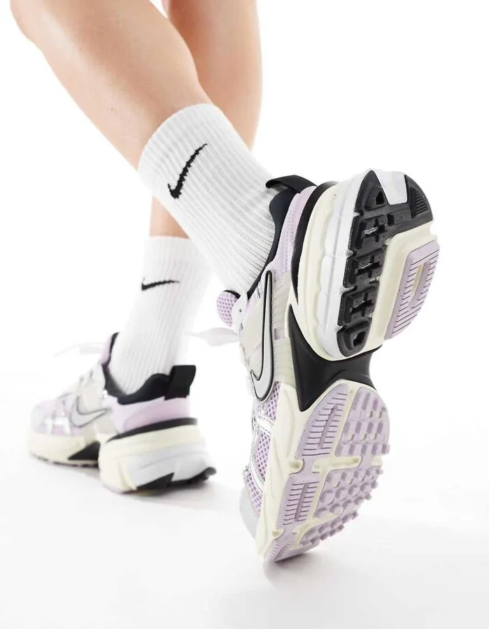 Nike V2K Run sneakers in silver and grape - Image 3